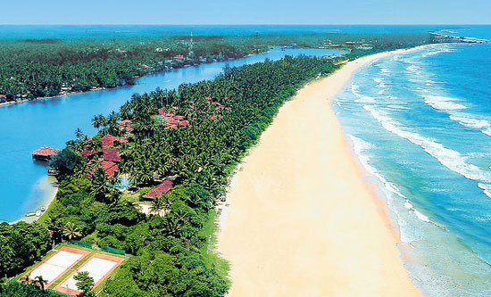 beach-bentota-sri-lanka