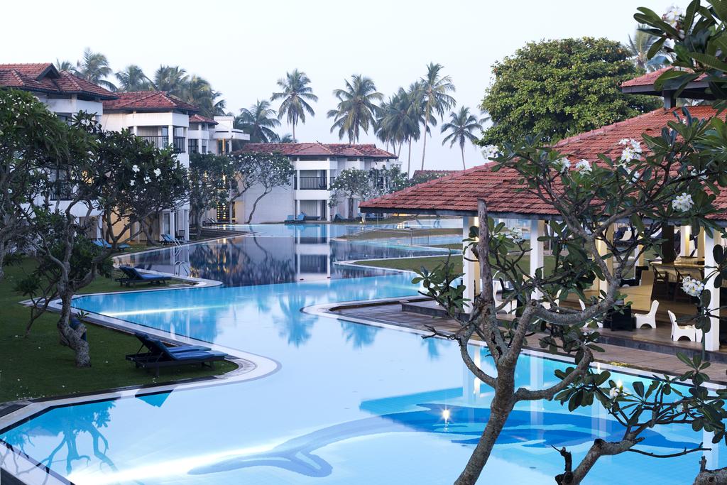 hotel-club-hotel-dolphin-sri-lanka